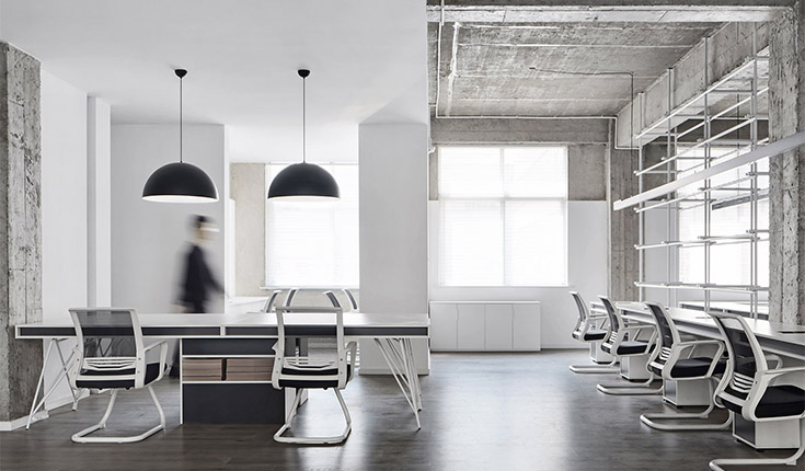 鸿讯实业的办公空间,引入光线,激发灵感