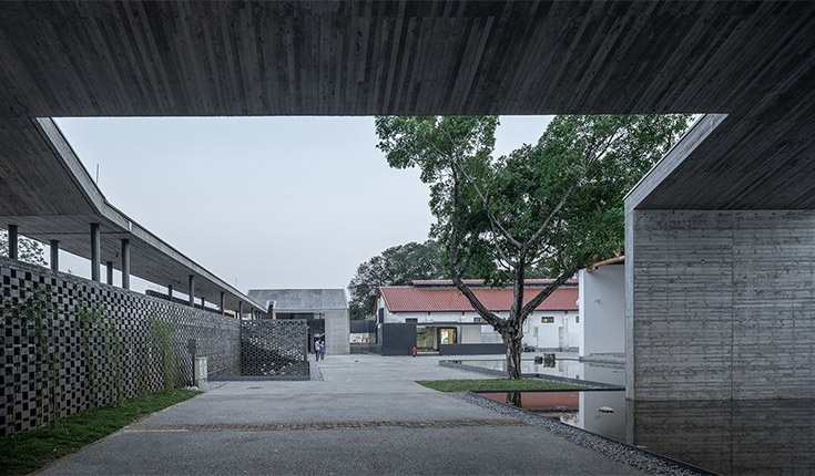 废弃粮所改造乡村活动室,跨越时空的对话与并置